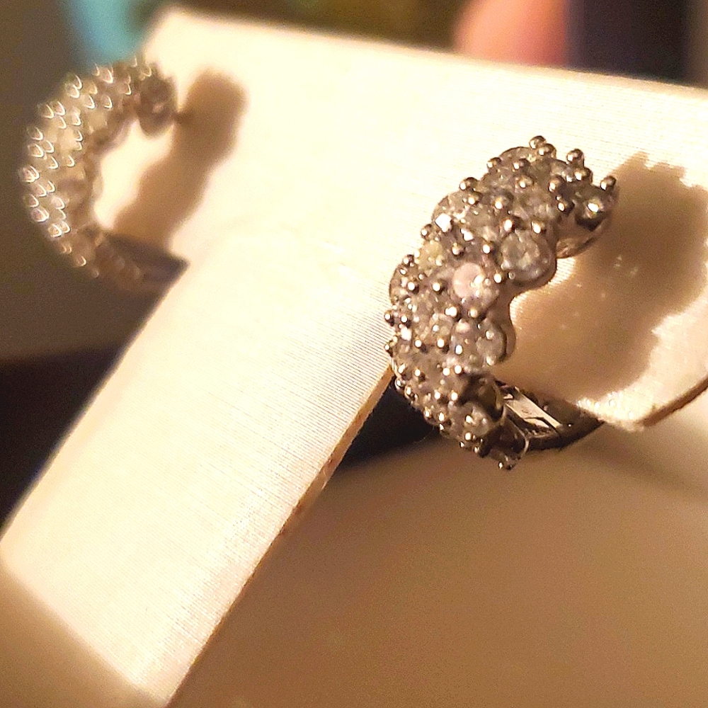 Diamond earings